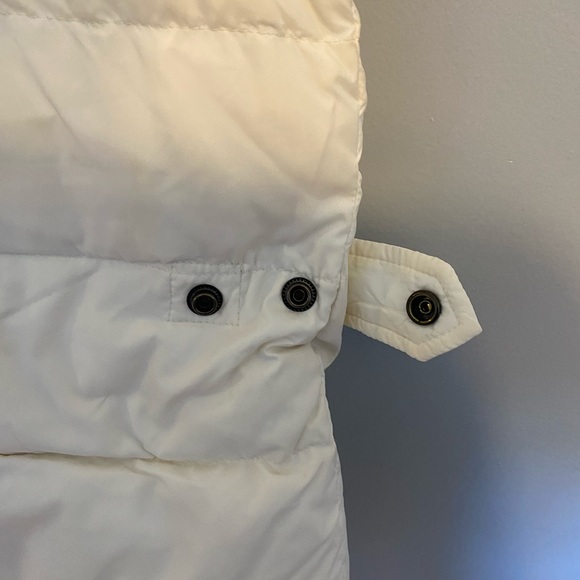 American Eagle Puffer Vest with Fur - Picture 7 of 8